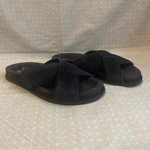 Mr. P Tom Padded Suede Cross Strap Sandals Dark Blue 7.5